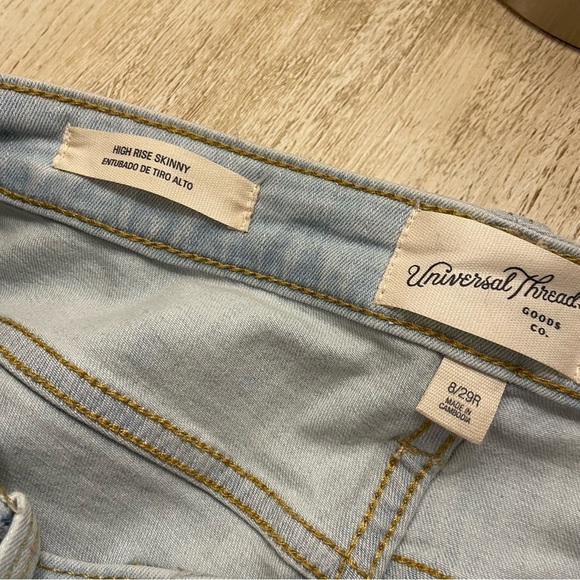 Universal Thread High Rise Skinny Jeans Distressed Light Wash - Picture 8 of 8